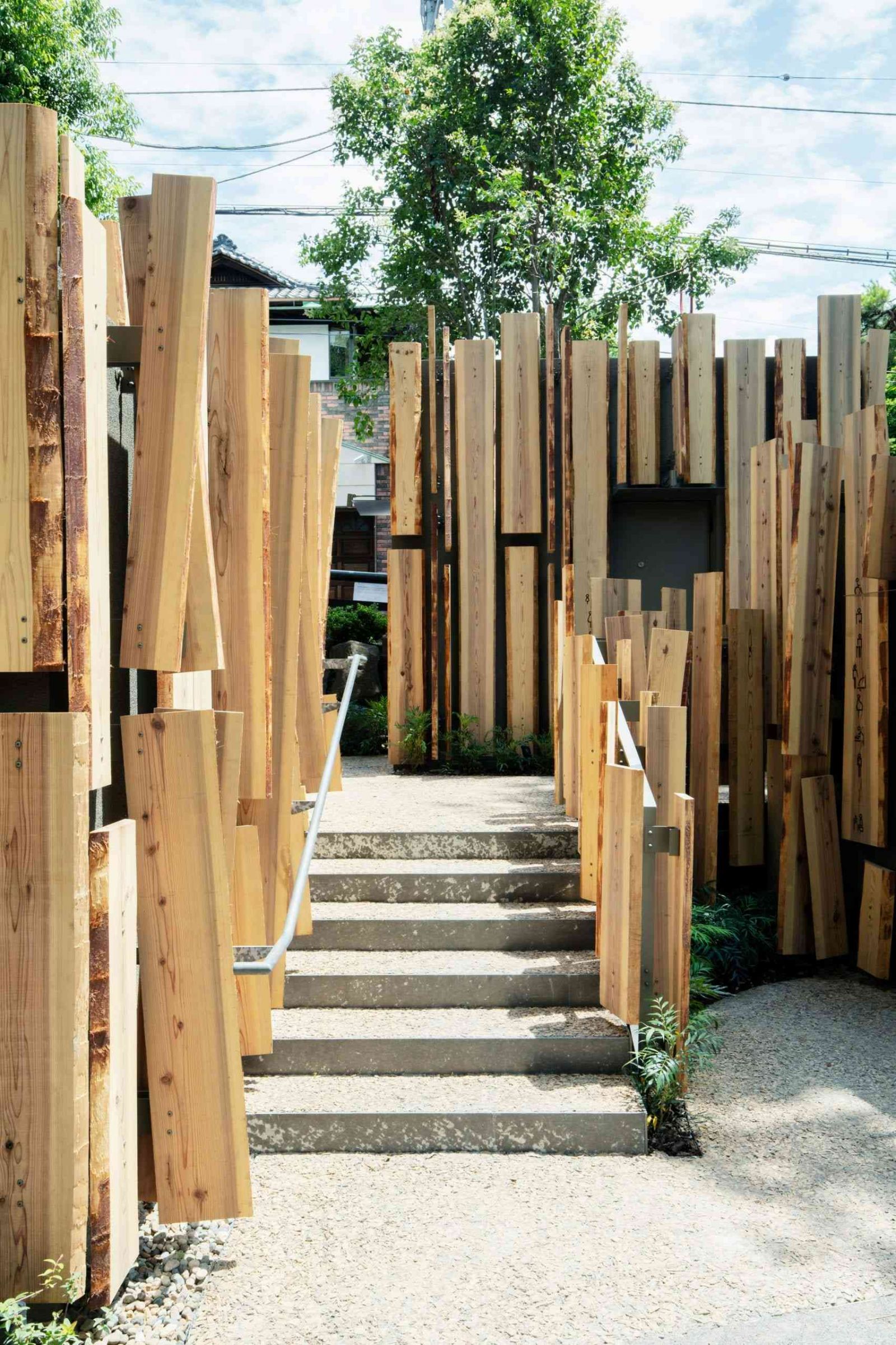 Độc đáo với nhà vệ sinh công cộng bằng gỗ tuyết tùng ở Tokyo (3)