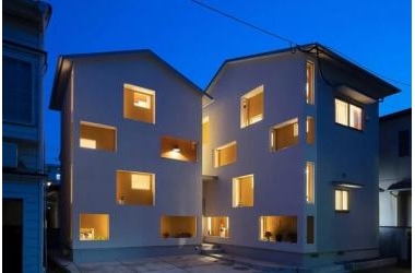 Ngôi nhà ở Nhật Bản có cách cải tạo “cắt làm đôi” gây sốc