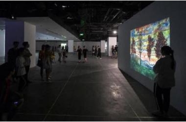 Ẩn dụ của “khoảng cách” trong không gian nghệ thuật đa màu tại VCCA
