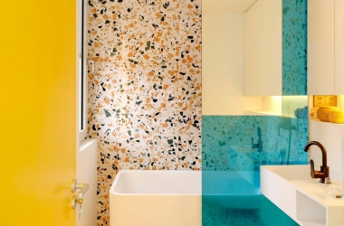 10 mẫu phòng tắm cho người thích chơi hệ màu sắc