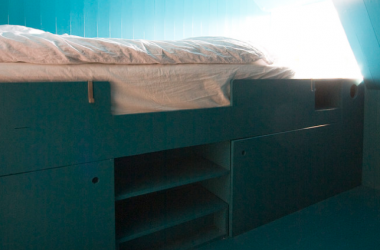 Biến gầm giường thành không gian lưu trữ đa chức năng
