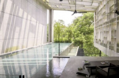 Xây dựng một bể bơi trong sân nhà: Thiết kế và công năng